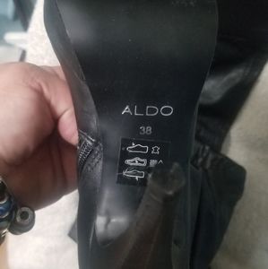 new never worn  Boots